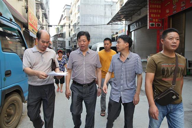 班子成员现场交流