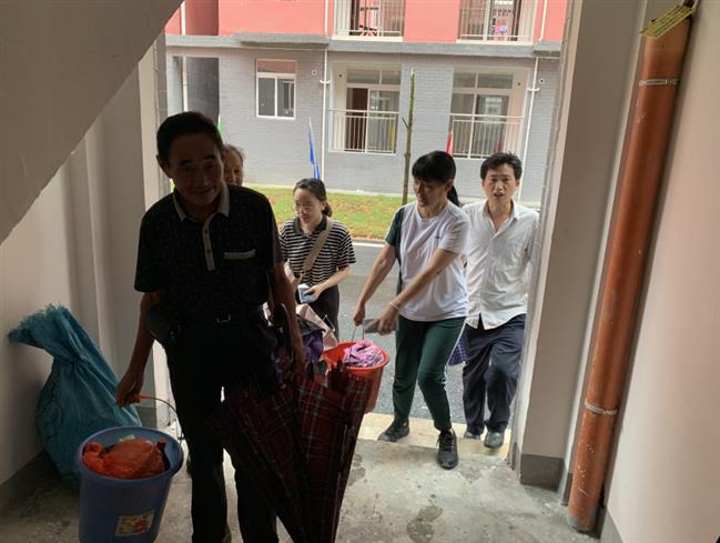 1560406738(1) 1560406738(1)