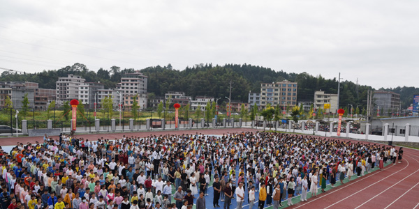 金石橋鎮芙蓉學校正式交付使用 新增學位1200個_鄉鎮動態_隆回縣人民